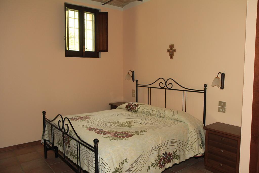 Hotel La Quiete Assise Chambre photo