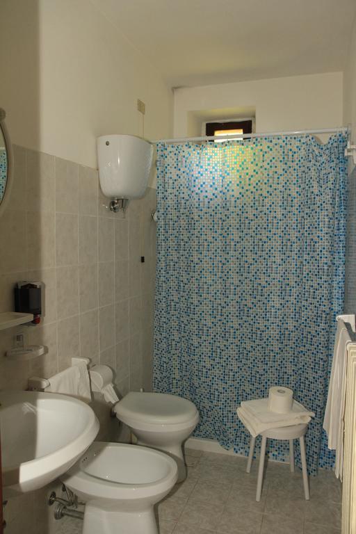 Hotel La Quiete Assise Chambre photo